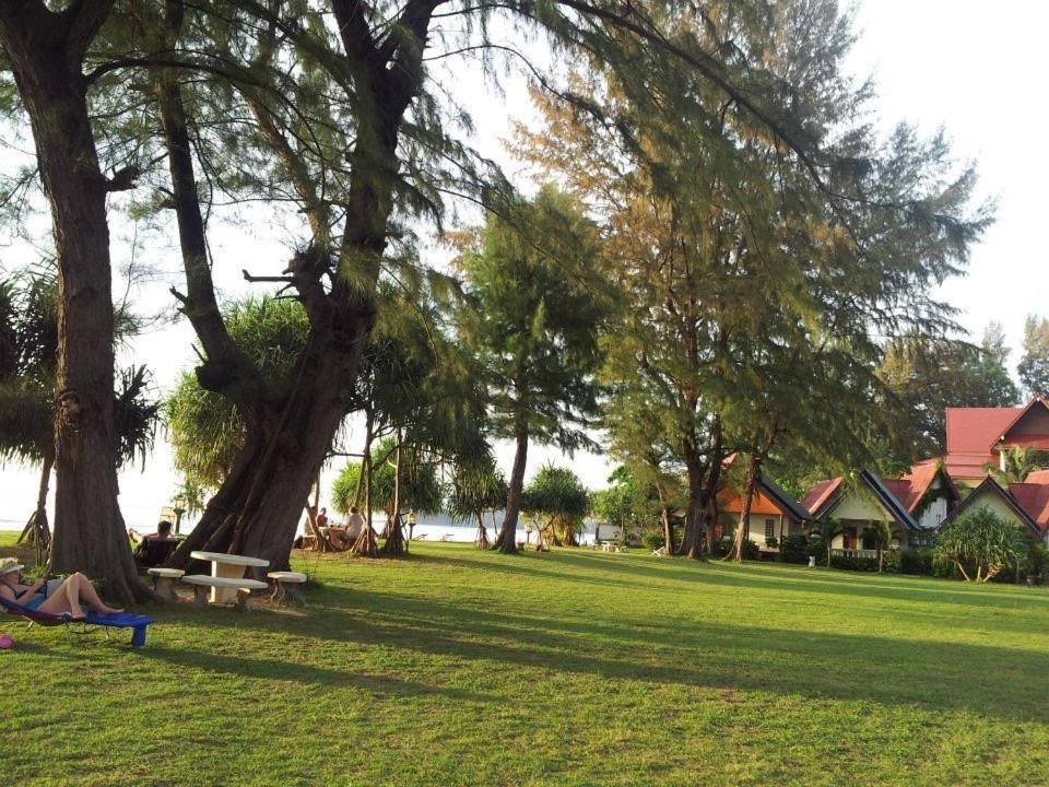Klongdao Beach Resort Ko Lanta Extérieur photo